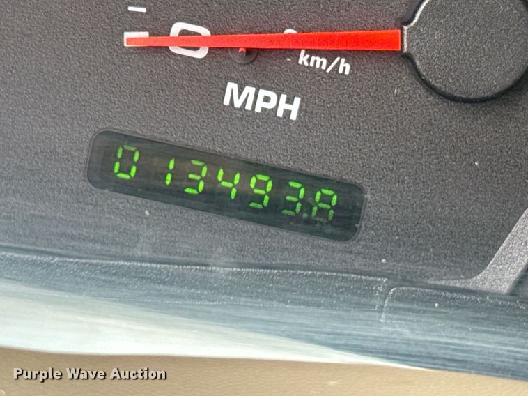 image for item DZ8502 2002 Ford F350 rescue vehicle