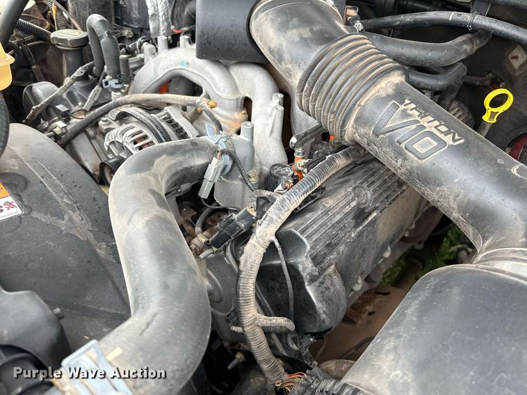 image for item DZ8502 2002 Ford F350 rescue vehicle