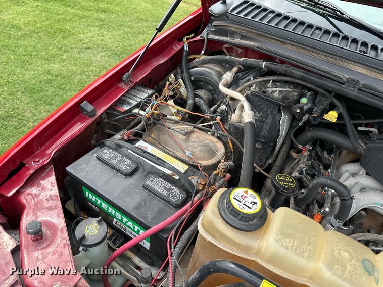 image for item DZ8502 2002 Ford F350 rescue vehicle