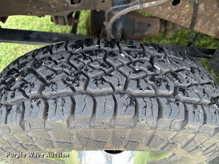 image for item DZ8502 2002 Ford F350 rescue vehicle