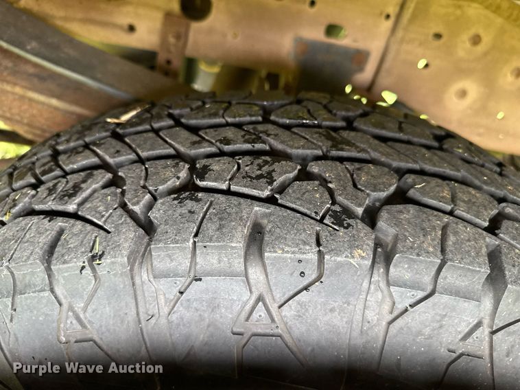 image for item DZ8502 2002 Ford F350 rescue vehicle