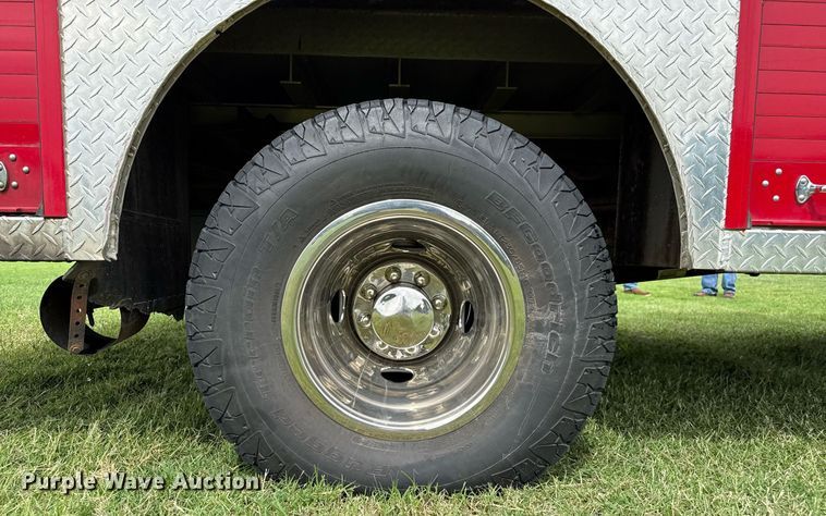 image for item DZ8502 2002 Ford F350 rescue vehicle