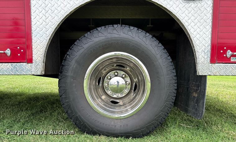 image for item DZ8502 2002 Ford F350 rescue vehicle