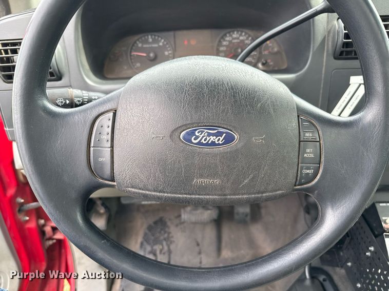 image for item DZ8503 2007 Ford F350 Super Duty XL brush fire truck