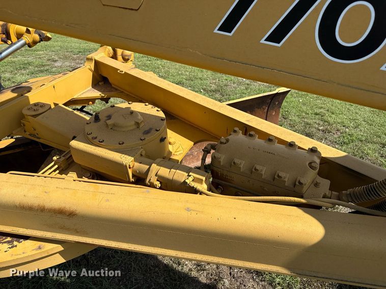 image for item DZ8504 1984 John Deere 770A motor grader