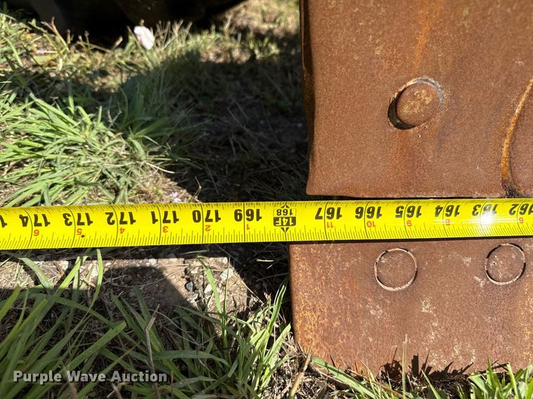 image for item DZ8504 1984 John Deere 770A motor grader