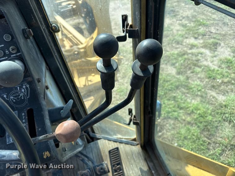 image for item DZ8504 1984 John Deere 770A motor grader