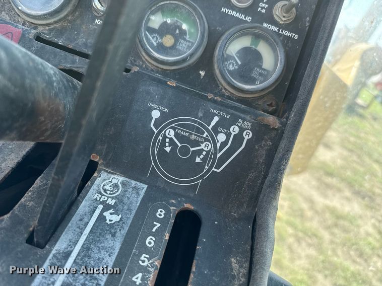 image for item DZ8504 1984 John Deere 770A motor grader