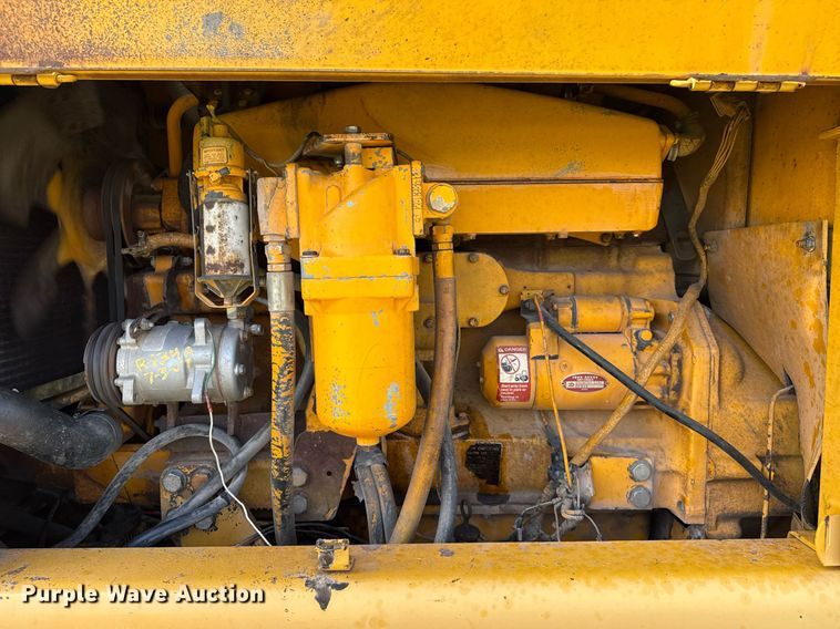 image for item DZ8504 1984 John Deere 770A motor grader