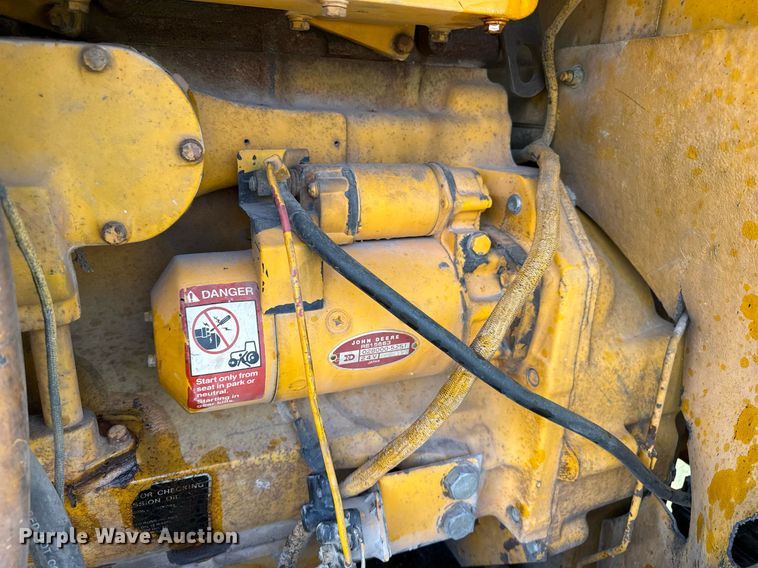 image for item DZ8504 1984 John Deere 770A motor grader