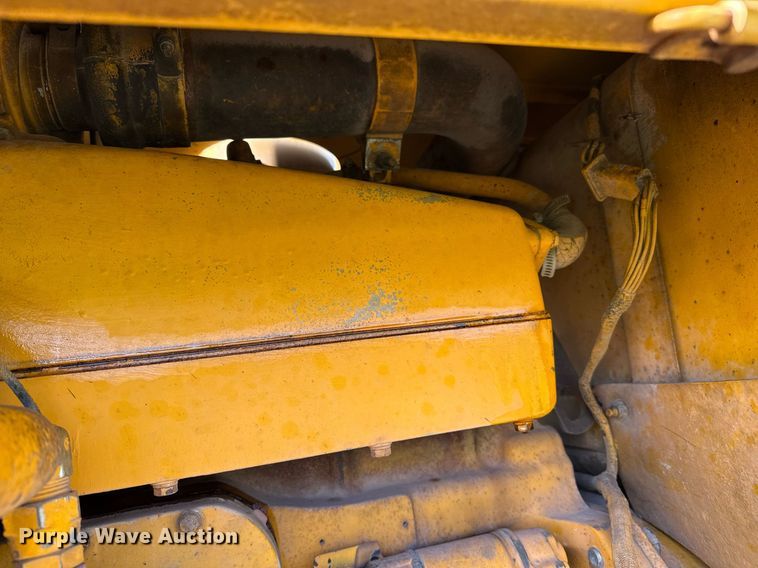 image for item DZ8504 1984 John Deere 770A motor grader