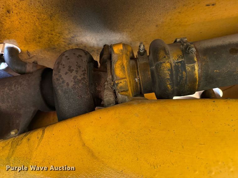 image for item DZ8504 1984 John Deere 770A motor grader