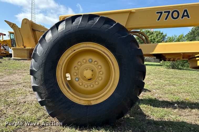 image for item DZ8504 1984 John Deere 770A motor grader