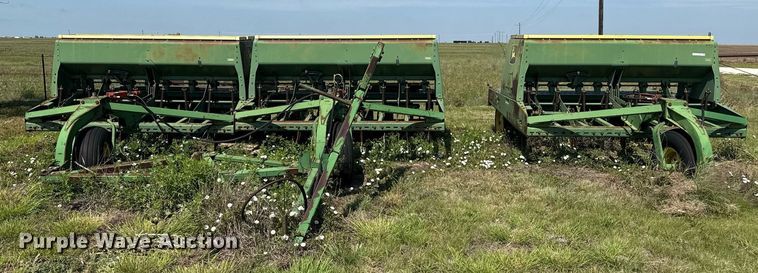 image for item DZ8506 John Deere 9300 grain drill