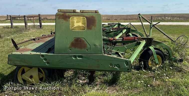 image for item DZ8506 John Deere 9300 grain drill