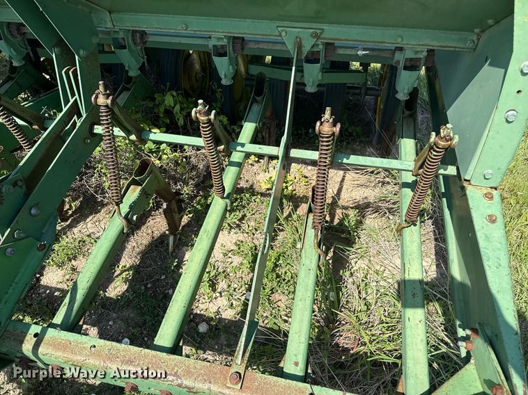 image for item DZ8506 John Deere 9300 grain drill