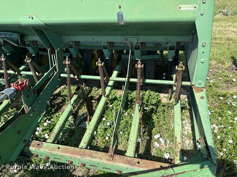 image for item DZ8506 John Deere 9300 grain drill