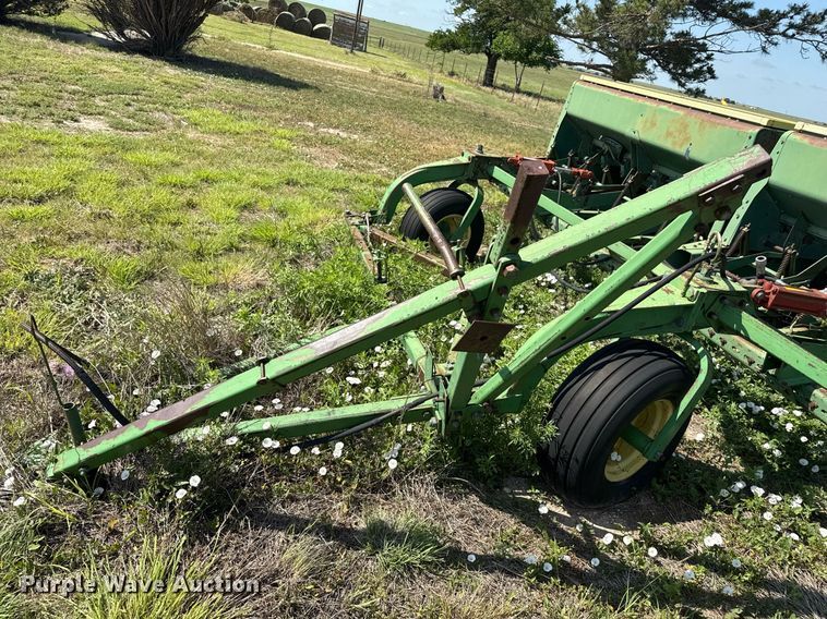 image for item DZ8506 John Deere 9300 grain drill