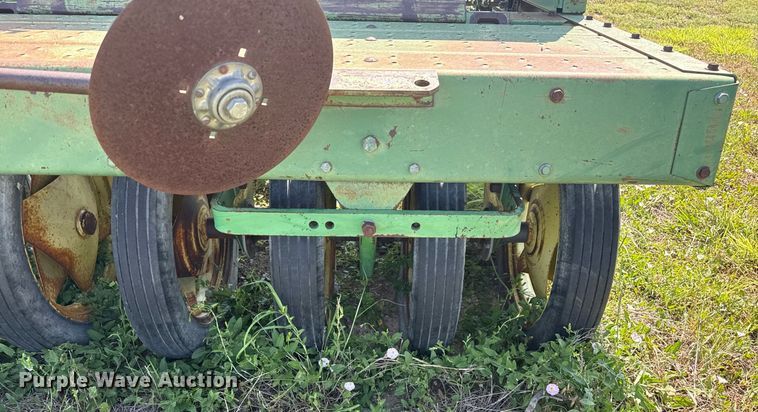 image for item DZ8506 John Deere 9300 grain drill