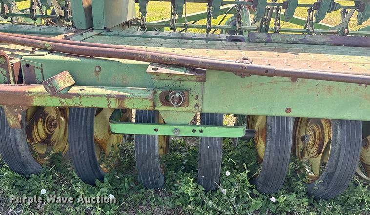 image for item DZ8506 John Deere 9300 grain drill