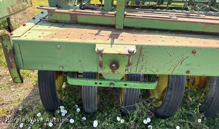 image for item DZ8506 John Deere 9300 grain drill