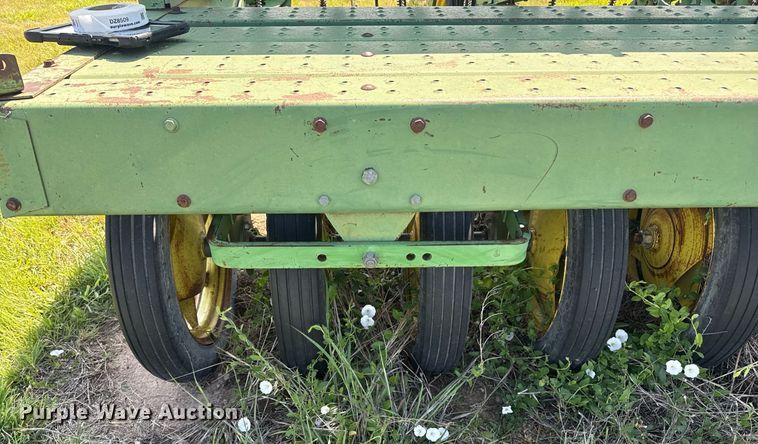 image for item DZ8506 John Deere 9300 grain drill