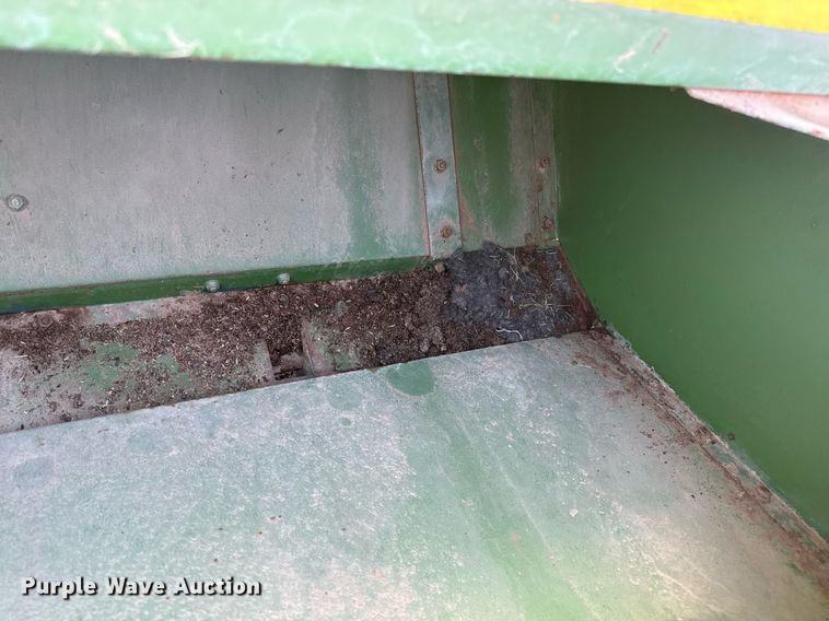 image for item DZ8506 John Deere 9300 grain drill