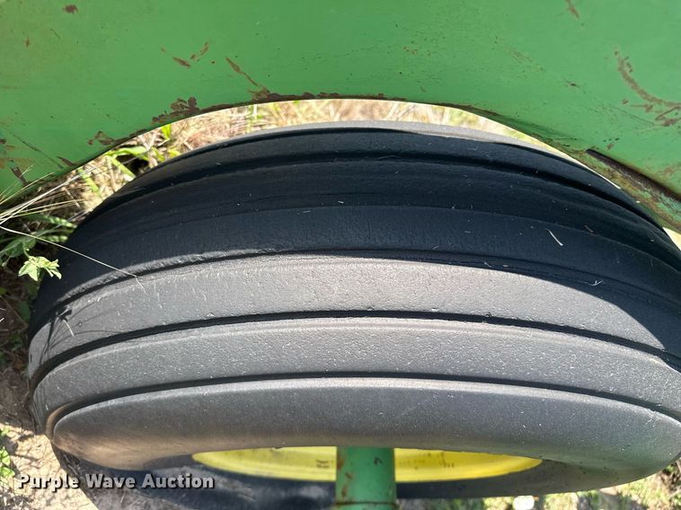 image for item DZ8506 John Deere 9300 grain drill