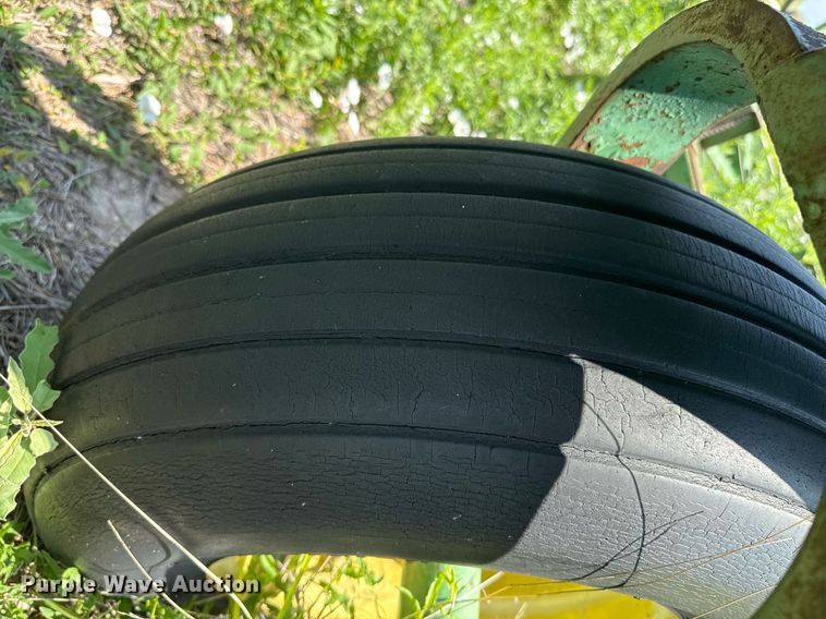 image for item DZ8506 John Deere 9300 grain drill