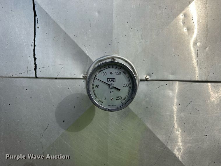 image for item EC1400 1986 International Harvester 1754 oil distributor truck