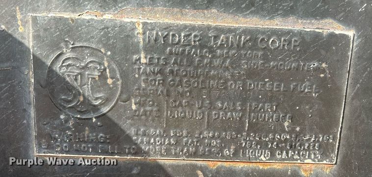 image for item EC1400 1986 International Harvester 1754 oil distributor truck