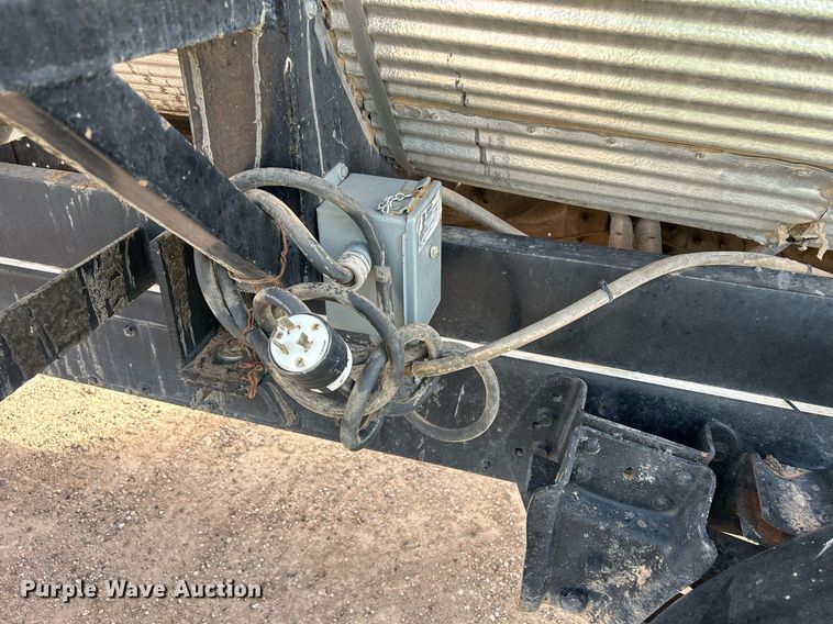 image for item EC1400 1986 International Harvester 1754 oil distributor truck