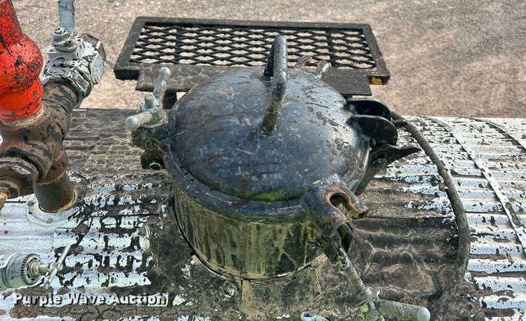 image for item EC1400 1986 International Harvester 1754 oil distributor truck