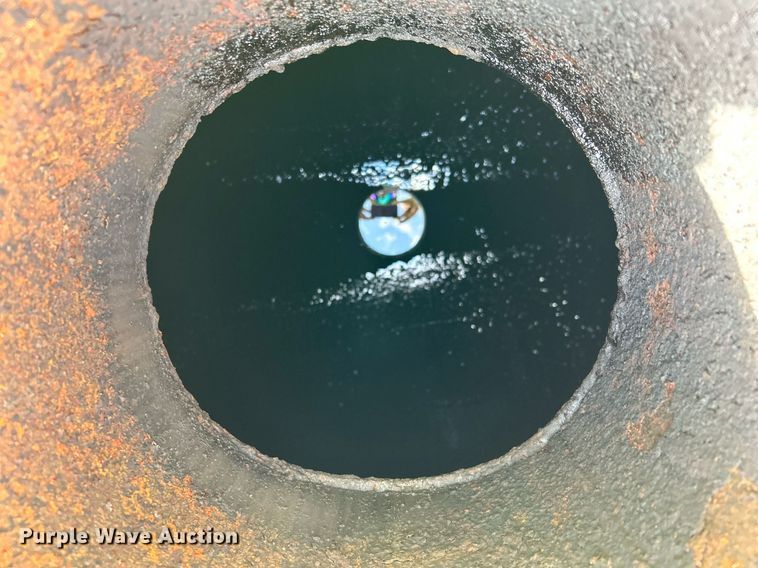 image for item EC1400 1986 International Harvester 1754 oil distributor truck