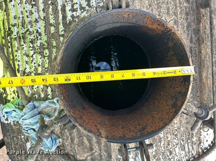 image for item EC1400 1986 International Harvester 1754 oil distributor truck