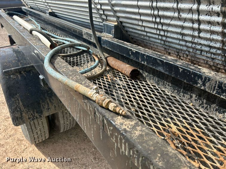 image for item EC1400 1986 International Harvester 1754 oil distributor truck