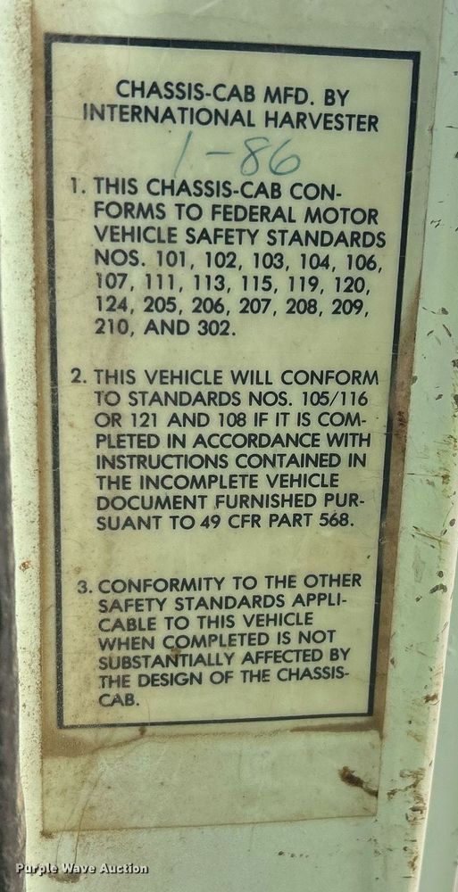 image for item EC1400 1986 International Harvester 1754 oil distributor truck