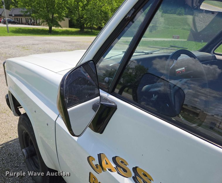 image for item ED2028 1986 Chevrolet D30 brush fire truck