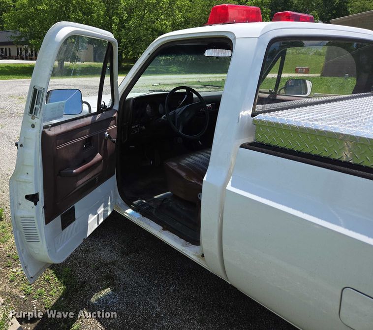 image for item ED2028 1986 Chevrolet D30 brush fire truck