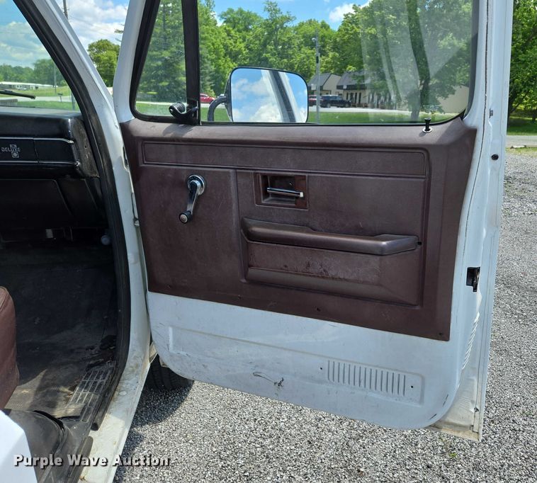 image for item ED2028 1986 Chevrolet D30 brush fire truck