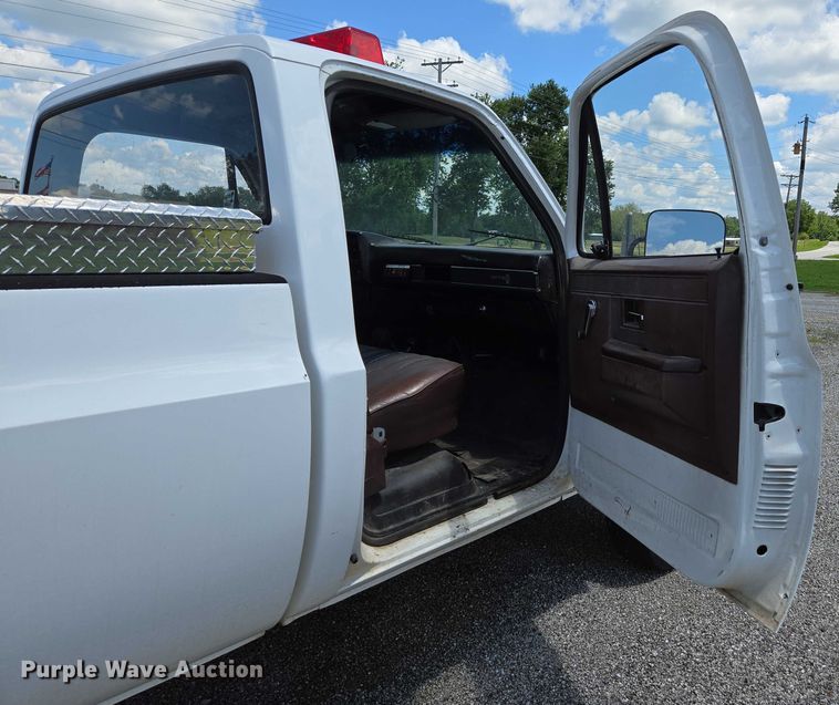 image for item ED2028 1986 Chevrolet D30 brush fire truck
