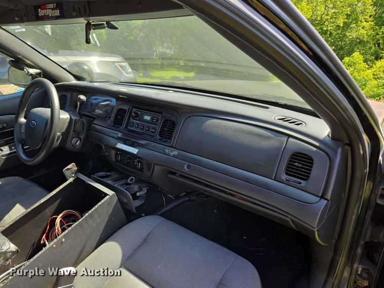 image for item ED2031 2009 Ford Crown Victoria Police Interceptor 