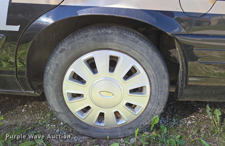 image for item ED2031 2009 Ford Crown Victoria Police Interceptor 