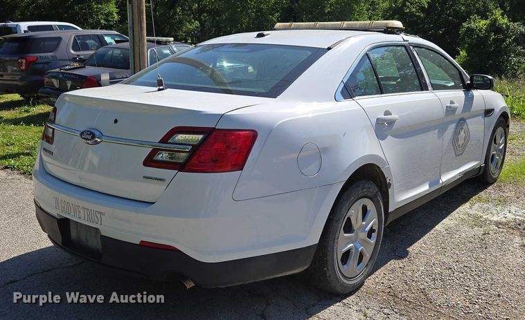 image for item ED2032 2017 Ford Taurus Police Interceptor 