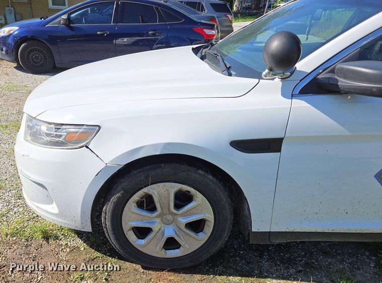 image for item ED2032 2017 Ford Taurus Police Interceptor 