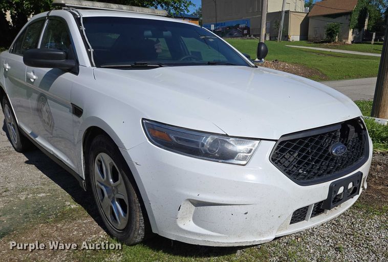 image for item ED2032 2017 Ford Taurus Police Interceptor 