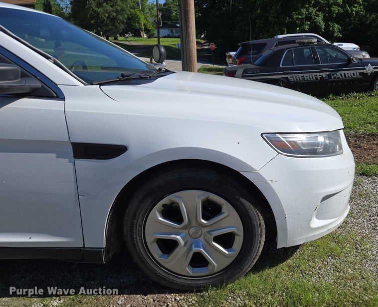 image for item ED2032 2017 Ford Taurus Police Interceptor 