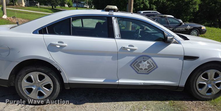 image for item ED2032 2017 Ford Taurus Police Interceptor 