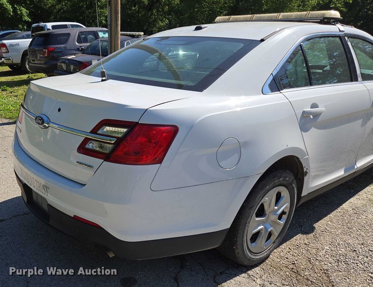 image for item ED2032 2017 Ford Taurus Police Interceptor 