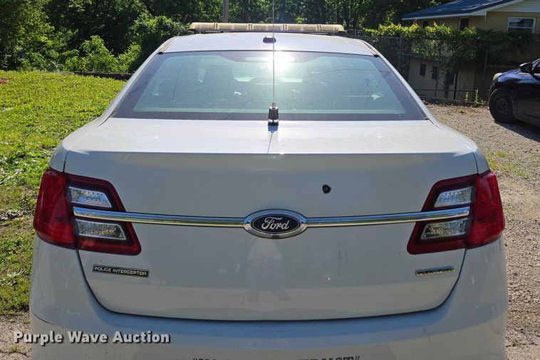 image for item ED2032 2017 Ford Taurus Police Interceptor 